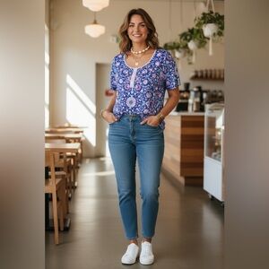 EMERY ROSE Plus Size‎ Women's Short Sleeve T-Shirt.